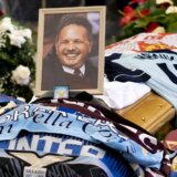 Dokumentarac, uramljeni dresovi, emotivne objave... : Italija obeležila dan rođenja Siniše Mihajlovića (VIDEO, FOTO) 5