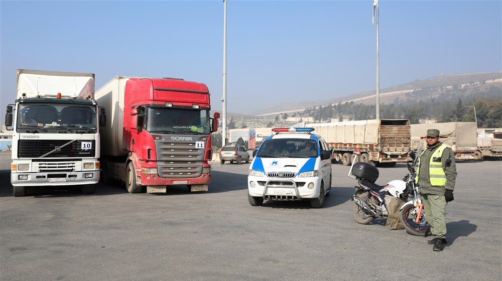 Granični prelaz otvoren prvi put za 35 godina: Kamioni sa pomoći iz Jermenije stigli u Tursku 1