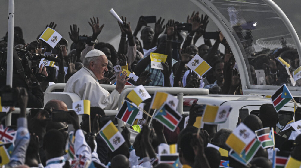 Papa Franja završio posetu Južnom Sudanu misom na otvorenom 13
