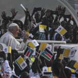 Papa Franja završio posetu Južnom Sudanu misom na otvorenom 9