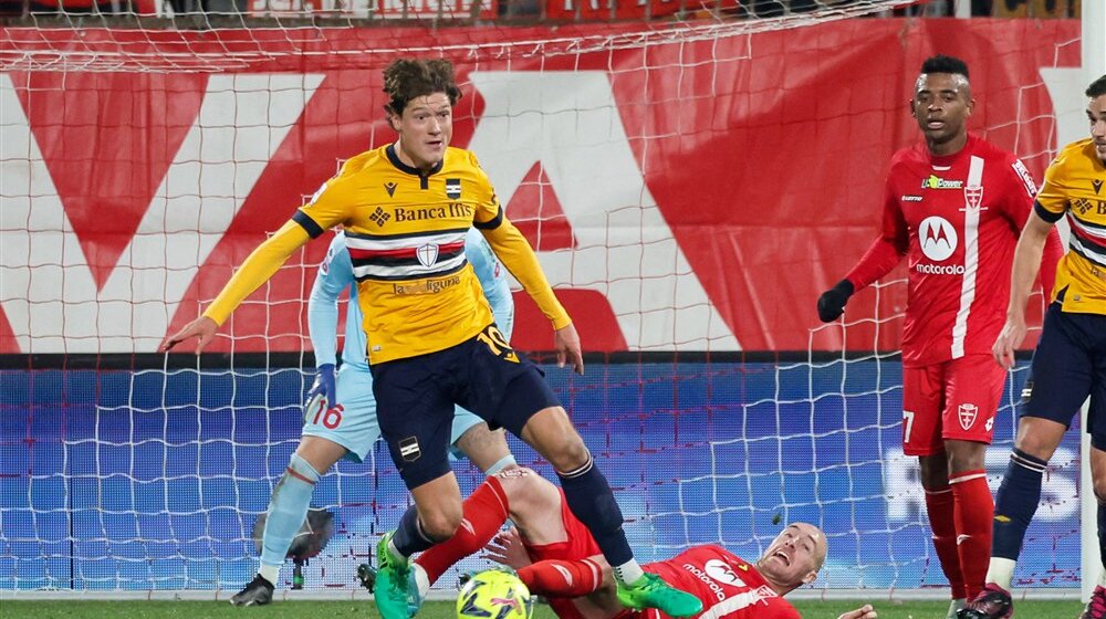 Monza iz penala i u devetom minutu zaustavnog vremena do boda protiv Sampdorije 1