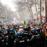 U Parizu 93.000 demonstranata protiv reforme penzionog sistema 4