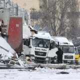 U ruskom udaru na minibus na severu Ukrajine devet osoba poginulo 6