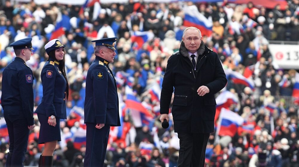 (FOTO) "Ura, ura, ura": Putin se obratio prisutnima na proratnoj svečanosti na stadionu u Moskvi 1