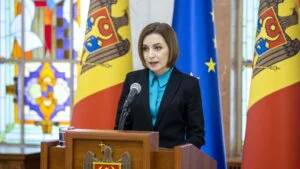 Predsednica Moldavije Maja Sandu rekla je da će glasati za ponovno ujedinjenje sa Rumunijom ako to pitanje ikada dospe na referendum, navodeći kako je njenoj zemlji sve teže da "preživi" sama, piše danas evropski portal Politiko.