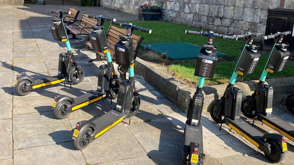 Saobraćaj i Srbija: Šta novi zakon donosi vozačima trotineta i po čemu će se razlikovati od biciklista 4 Trotineti za iznajmljivanje