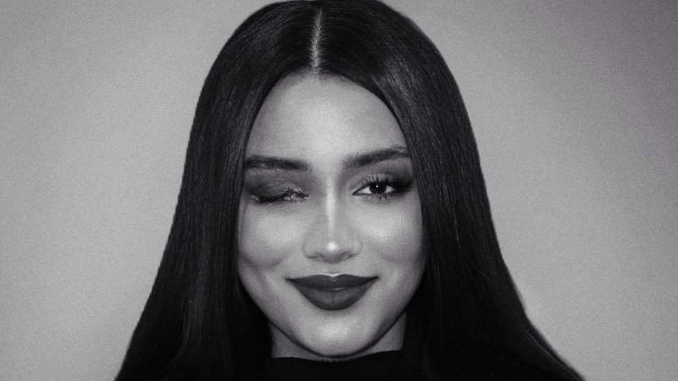 Iran i protesti: Oslepljeni demonstranti traže pomoć preko društvenih mreža 3 A black and white photo of Ghazel Ranjkesh with her right eye injured