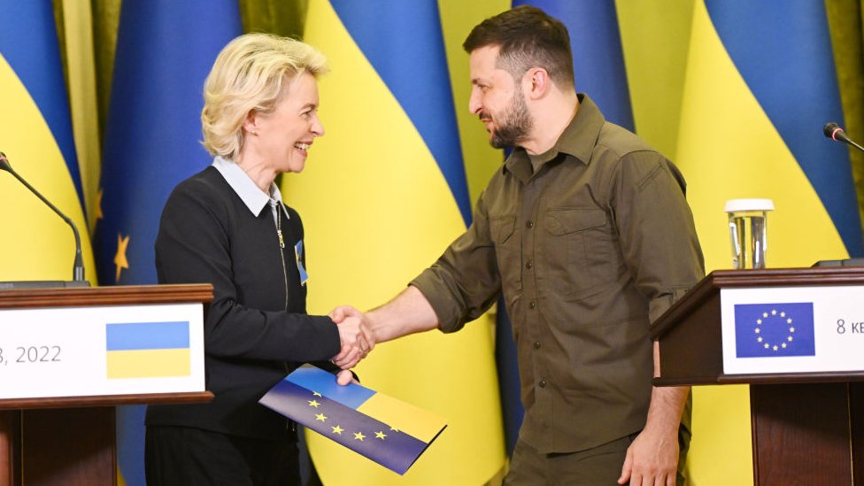 Rusija i Ukrajina: Neće biti prečica za prijem Kijeva u EU, poruka iz Brisela 1 European Commission President Ursula von der Leyen meets President of Ukraine Volodymyr Zelensky in Kyiv, Ukraine on April 8, 2022