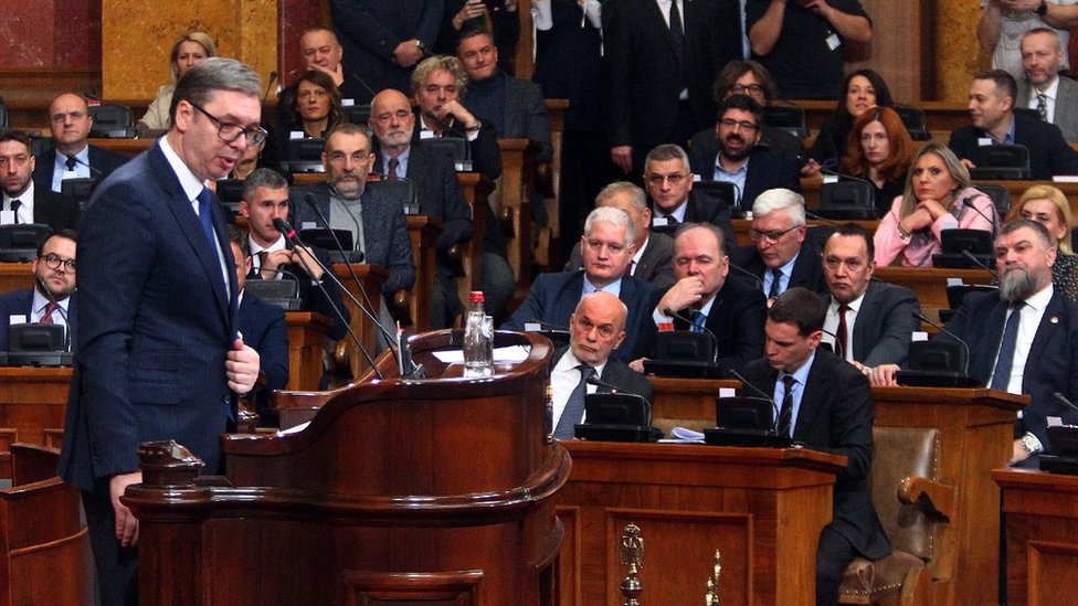 Srbija i Kosovo: Nastavljena sednica Skupštine Srbije o Kosovu, Vučić pred poslanicima, opozicija traži da vidi francusko-nemački predlog 1 Skupština