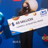 Igre na sreću i Kanada: Tinejdžerka prvi put uplatila loto i osvojila 48 miliona kanadskih dolara 14