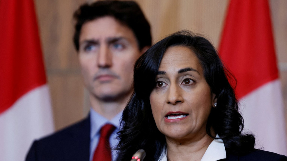 Severna Amerika i vojska: Amerikanci oborili još jedan nepoznati leteći objekat, Kina optužuje Vašington 2 Canada's Minister of National Defence Anita Anand and Canada's Prime Minister Justin Trudeau take part in a news conference