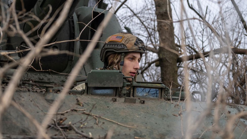 Rusija i Ukrajina: EU usvojila novi paket sankcija prema Rusiji, vazdušna opasnost širom Ukrajine 10 vojnik