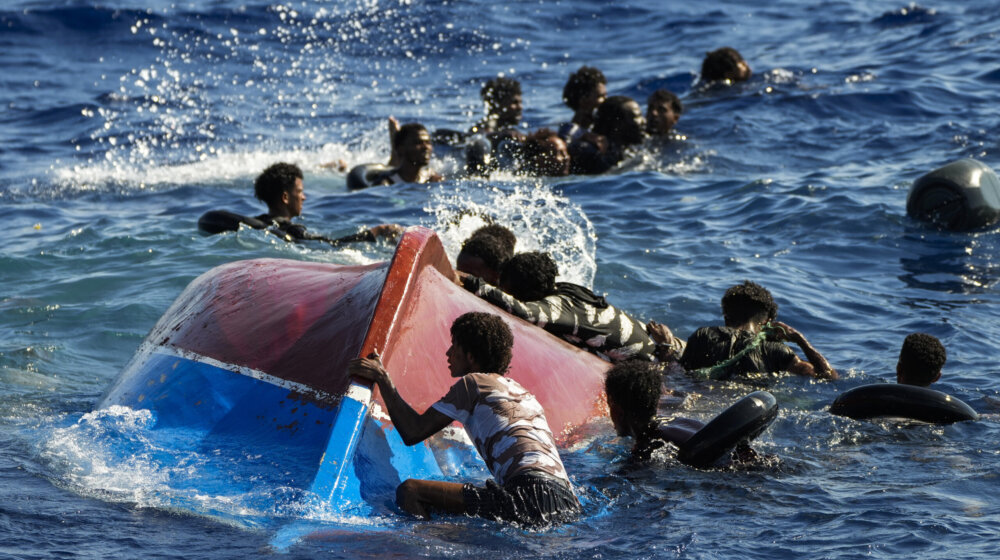 U Grčkoj se udavili žena i dete, spasena 33 migranta 1
