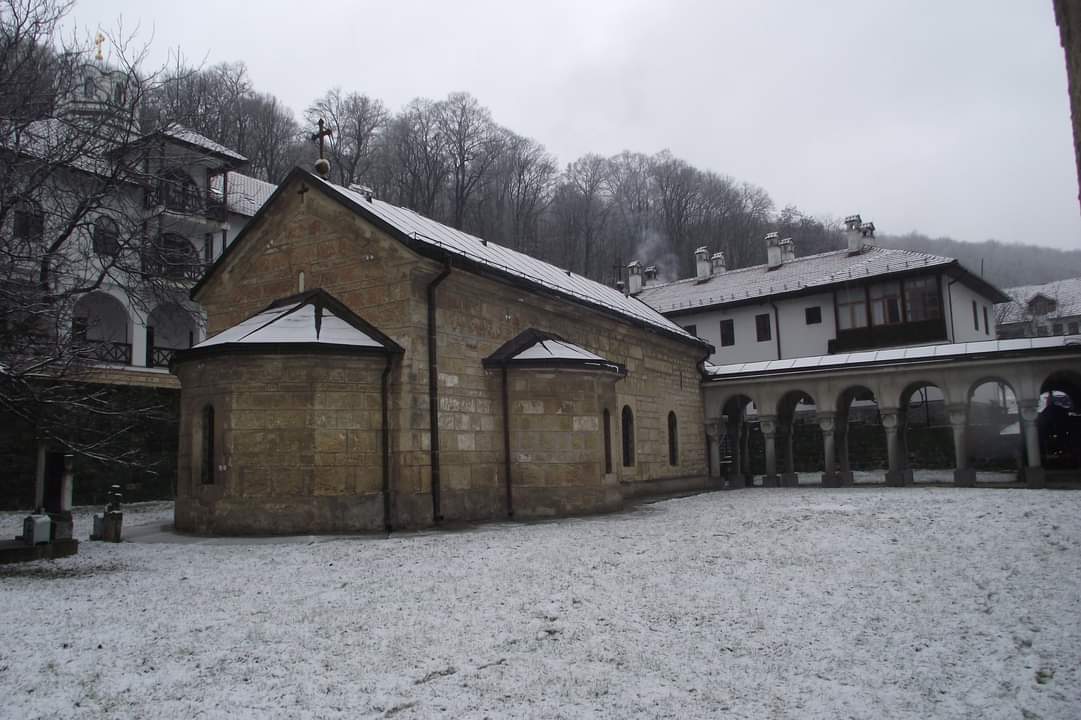 Manastir Bukovo: Dva predanja i dva hektara crne tamjanike 2