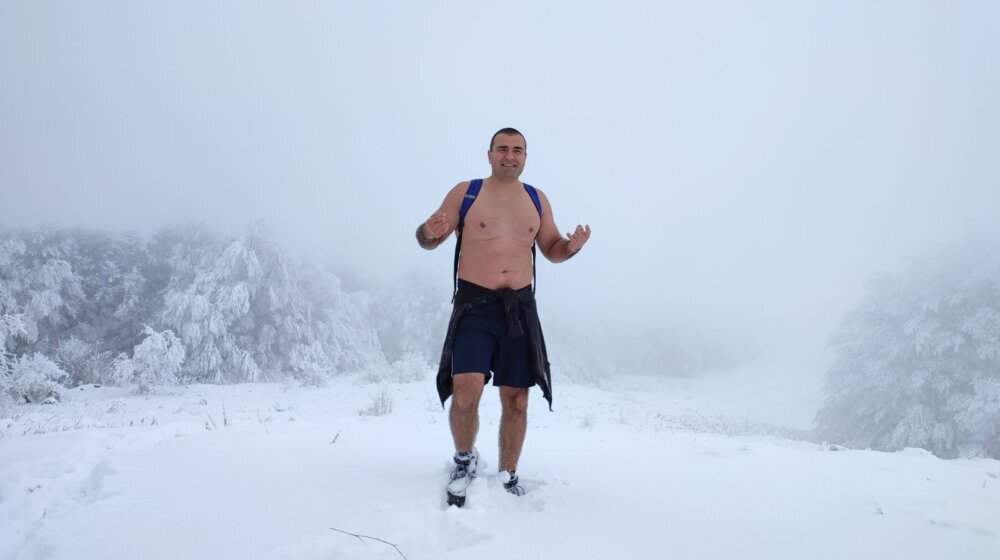 "Hladnoću doživljavam kao nešto pozitivno": Vladimir iz Leskovca se u šortsu po snegu popeo na Radan 1