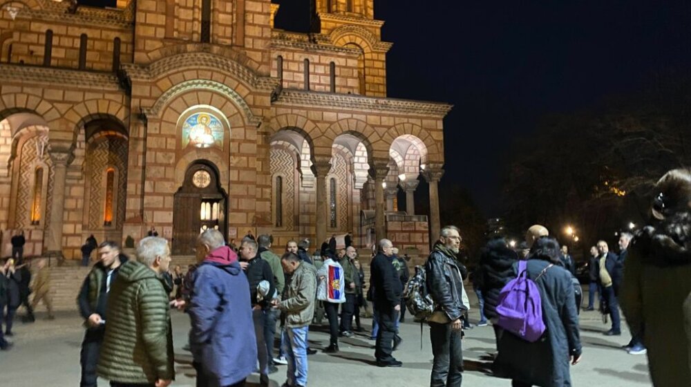 Učesnici protesta traže oslobađanje urednika Srbin.info i vođe Narodnih patrola 14