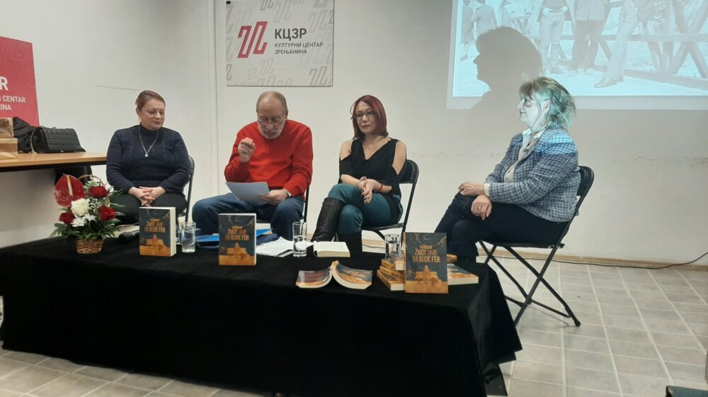 Zrenjanin: Predstavljena knjiga "Život ume da bude fer" Šimona Đarmatija 1