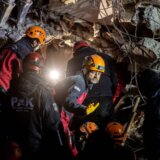 Spasioci u Turskoj izvukli muškarca koji je proveo 278 sati pod ruševinama 12