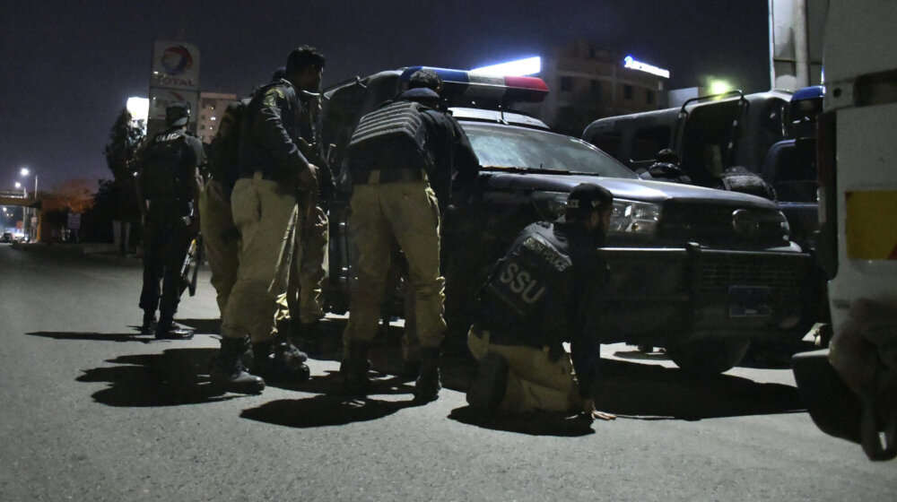 Šest ljudi poginulo u napadu na policijski štab u Karačiju, talibani preuzeli odgovornost 1