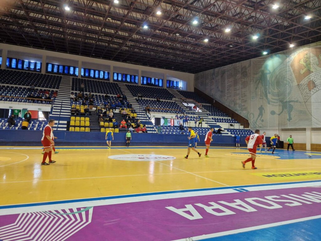 Kad odoru zameni dres: Subotički sveštenici oformili ekipu i predstavljali Srbiju na Evropskom prvenstvu za sveštena lica u futsalu 3 Kad odoru zameni dres: Subotički sveštenici oformili ekipu i predstavljali Srbiju na Evropskom prvenstvu za sveštena lica u futsalu 3