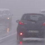 AMSS upozorio vozače: Vožnju otežavaju mokri putevi, a na planinama sneg i vetar 9
