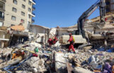 MUP: Srpski spasilački tim u Turskoj sa kolegama iz Italije traga za preživelima u zemljotresu (FOTO) 6