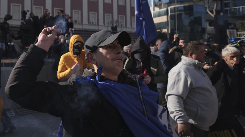 Protesti u Albaniji: Građani traže ostavku premijera Edija Rame 1