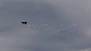 Uzbuna u članici NATO-a: Dron ušao u vazdušni prostor Rumunije, pilot F-16 pucao i srušio ga 19 rumunija