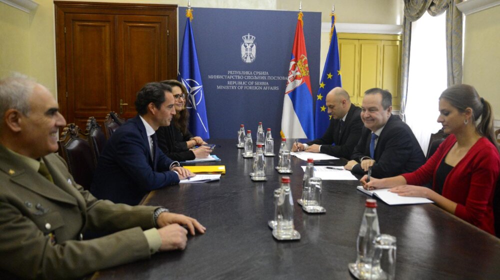 Dačić sa predstavnikom NATO-a: Važan neutralan status KFOR-a u očuvanju mira na Kosovu 1