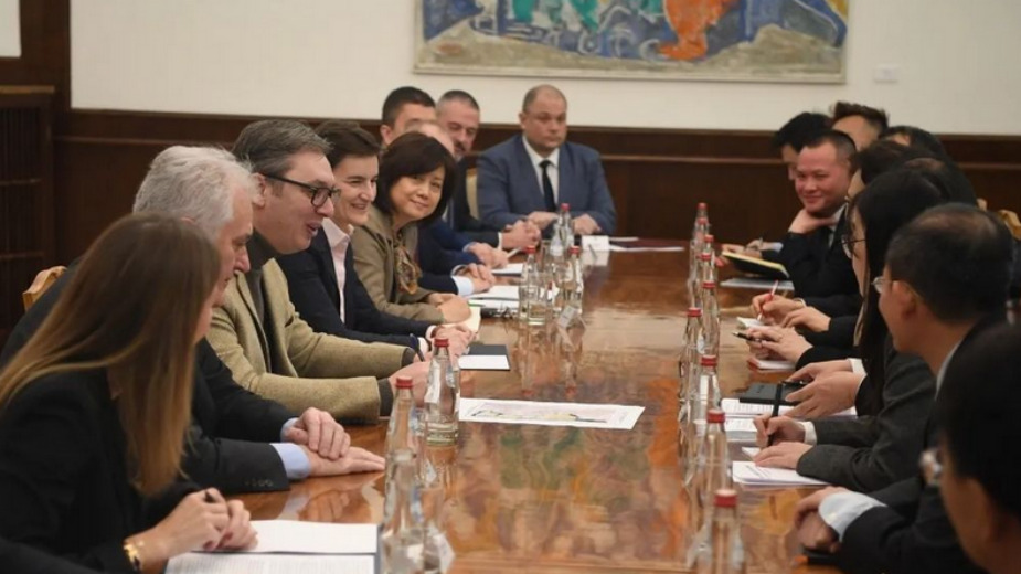 Vučić s predstavnicima kompanije Ziđin Koper o eksploataciji dragocenih metala 1