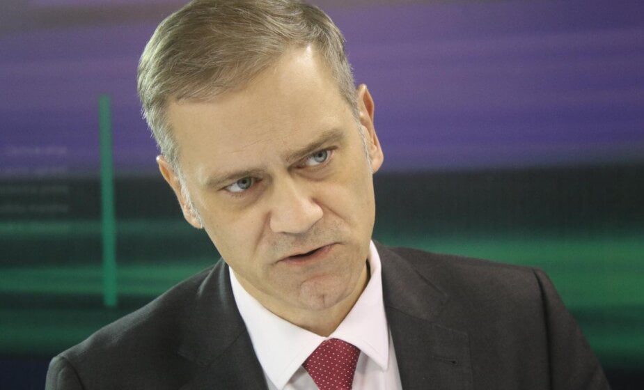 Borko Stefanović upozorava EU da ne pravi aranžmane sa "pijanim kockarom" Vučićem 1