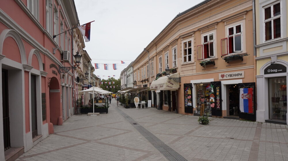 Kako nas jedan zubar uči istoriji: Šta sve kriju QR kodovi na novosadskim znamenitim zdanjima 1