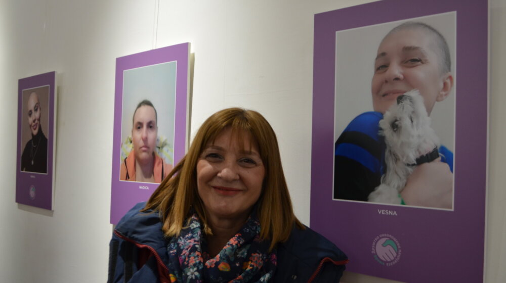 "Idite na preventivne preglede": U Vranju otvorena izložba fotografija na kojima su ljudi koji su oboleli od raka 1