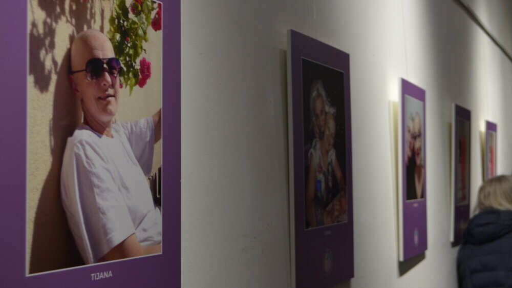 "Idite na preventivne preglede": U Vranju otvorena izložba fotografija na kojima su ljudi koji su oboleli od raka 4