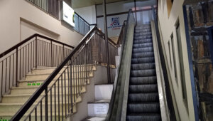 Pokretne stepenice u užičkoj Elektrodistribuciji godinama u kvaru: Do šaltera ne mogu osobe s invaliditetom, bolesni i stariji građani 4