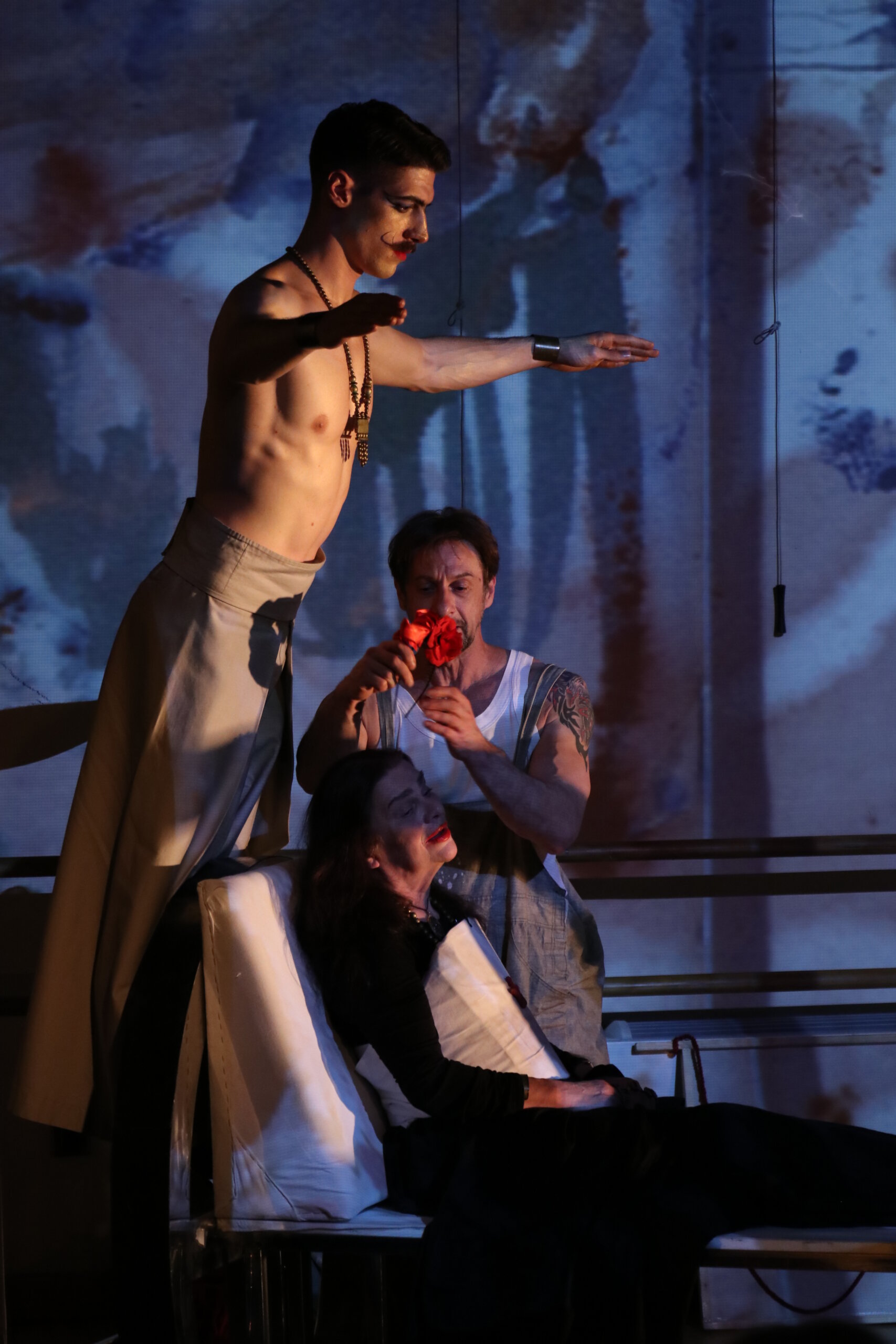 Hit predstava o velikoj meksičkoj slikarki i feminističkoj ikoni 20. veka Fridi Kalo ponovo u Teatru Madlenianum 2 Hit predstava o velikoj meksičkoj slikarki i feminističkoj ikoni 20. veka Fridi Kalo ponovo u Teatru Madlenianum 2