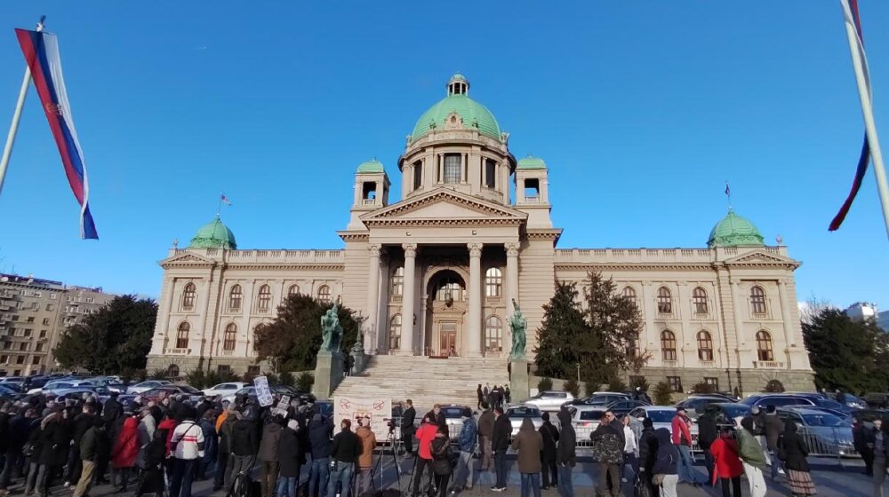 MIšljenje stručnjaka: Srbija pala po Indeksu demokratije jer su institucije zarobljene 1