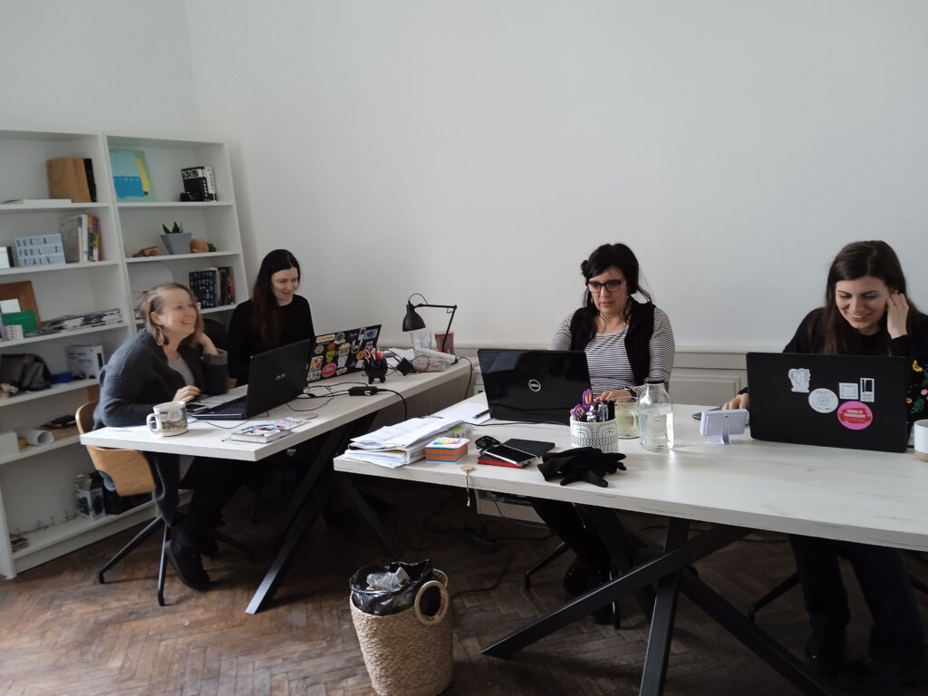 “Želimo da izgradimo zajednicu i smanjimo otuđenje”: Novi kulturni prostor u Subotici spaja sve stanovnike grada 2 “Želimo da izgradimo zajednicu i smanjimo otuđenje”: Novi kulturni prostor u Subotici spaja sve stanovnike grada 2