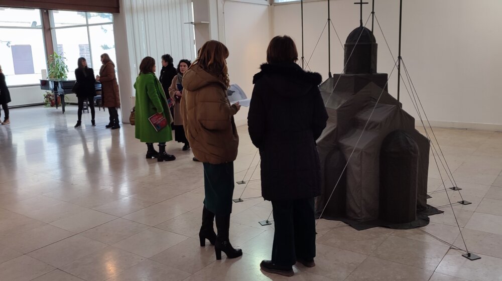 Pomeranje od klasičnog pojma skulpture: Izložba radova tri umetnika u kragujevačkom Narodnom muzeju 1