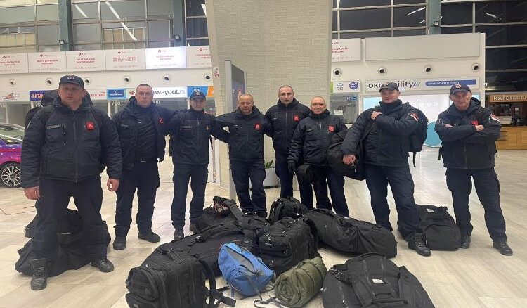 Osam vatrogasaca iz Kragujevca odletelo za Tursku 1