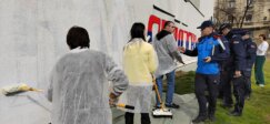 U parku kod Mitićeve rupe organizovano čišćenje, prekrečen mural sa natpisom "Kad se vojska na Kosovo vrati" 13
