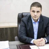 Lučani: Opozicija i studenti osudili fizički napad predsednika opštine na lokalnog sveštenika 3