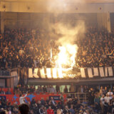 (VIDEO) Nastavljena utakmica polufinala Kupa Radivoja Koraća između Crvene zvezde i Partizana, sudije se vratile na teren uz upozorenje da će isprazniti dvoranu 6