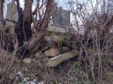 Zašto građani kragujevačkog naselja Petrovac strepe da će njihovo groblje da "otkliza" niz ulicu 5