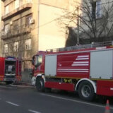 Plinska boca izazvala požar u zgradi u Zemunu 12