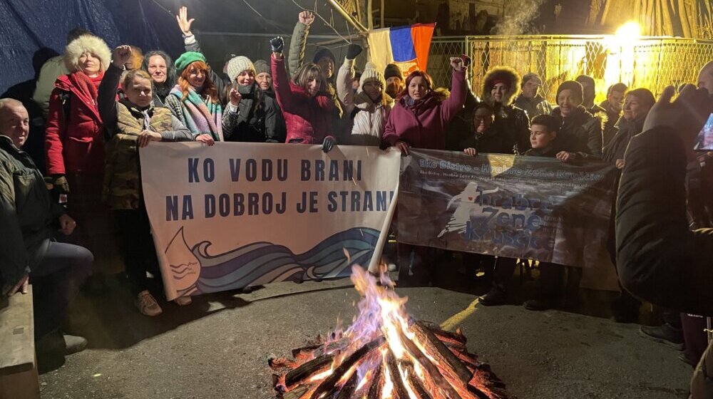 Pravo na vodu: Građani Dadinaca telima brane gradnju mini hidrocentrale 1