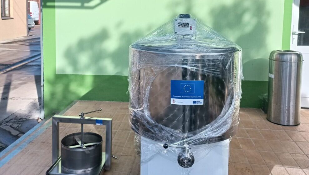 Profesionalna oprema za ugostitelje i proizvodnju hrane za šest preduzetnika u Braničevskom okrugu 1