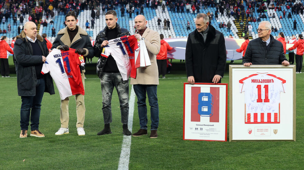 Crvena zvezda i Vojvodina odale počast Siniši Mihajloviću (FOTO/VIDEO) 1