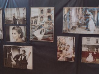 (FOTO) Od pagode i piramide do tifani stolice i šampanjac kupolice: Industrija venčanja u punom sjaju na Sajmu u Kragujevcu 8