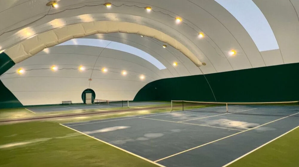 Pokriveni teniski tereni na Sportskom centru u Vranju, spremni za nacionalne turnire 1